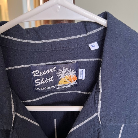 Men’s Resort Navy Blue Textured Striped Short Sleeve Button Down Shirt SIZE XL - Picture 3 of 3